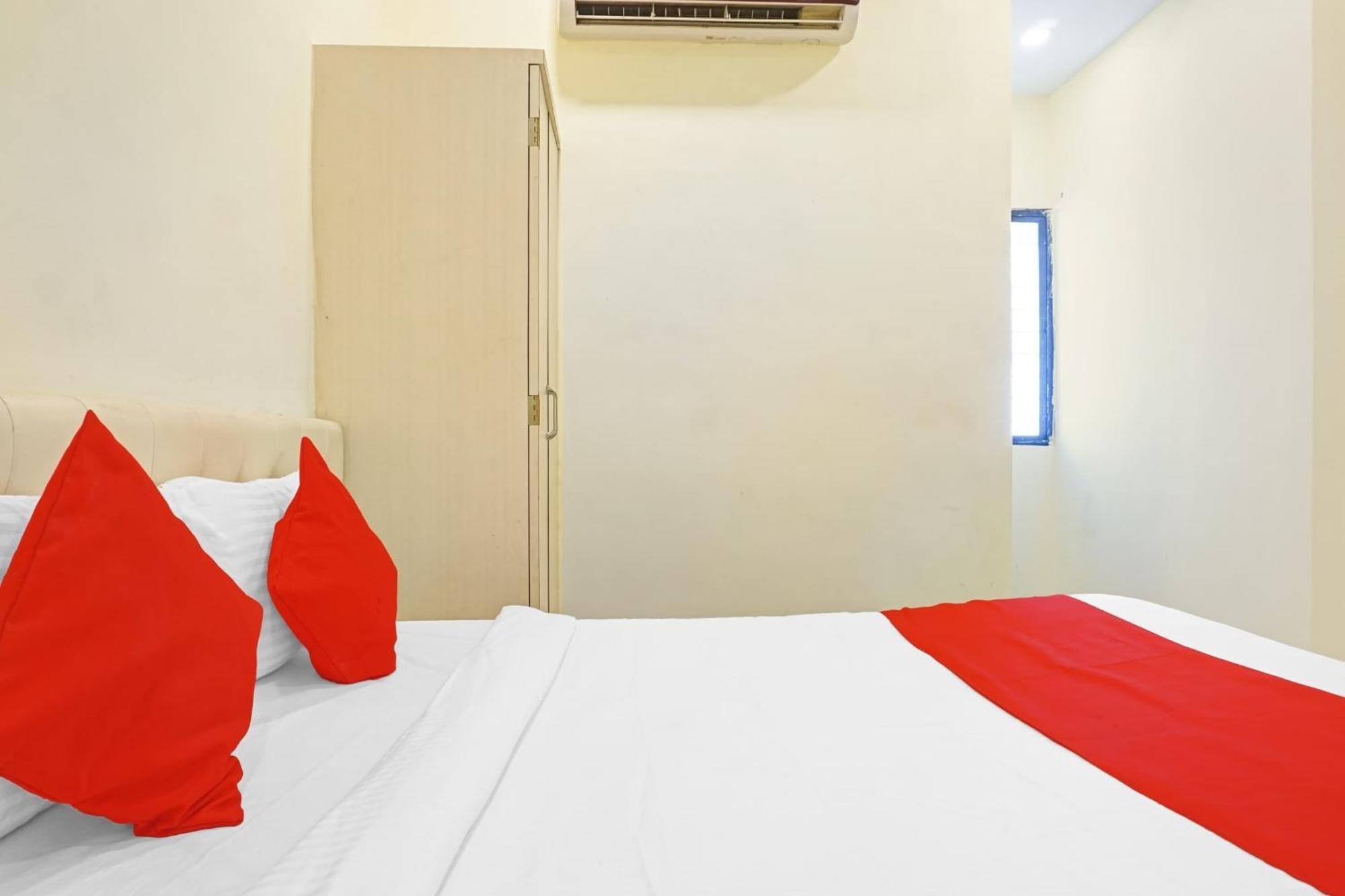 Hotel O 24K Inn Mundhva Εξωτερικό φωτογραφία